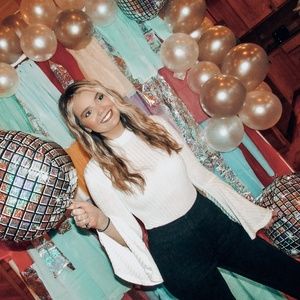 Meet your Posher, Lainie